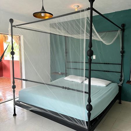 Black Jaguar Hostel Bacalar Exterior photo