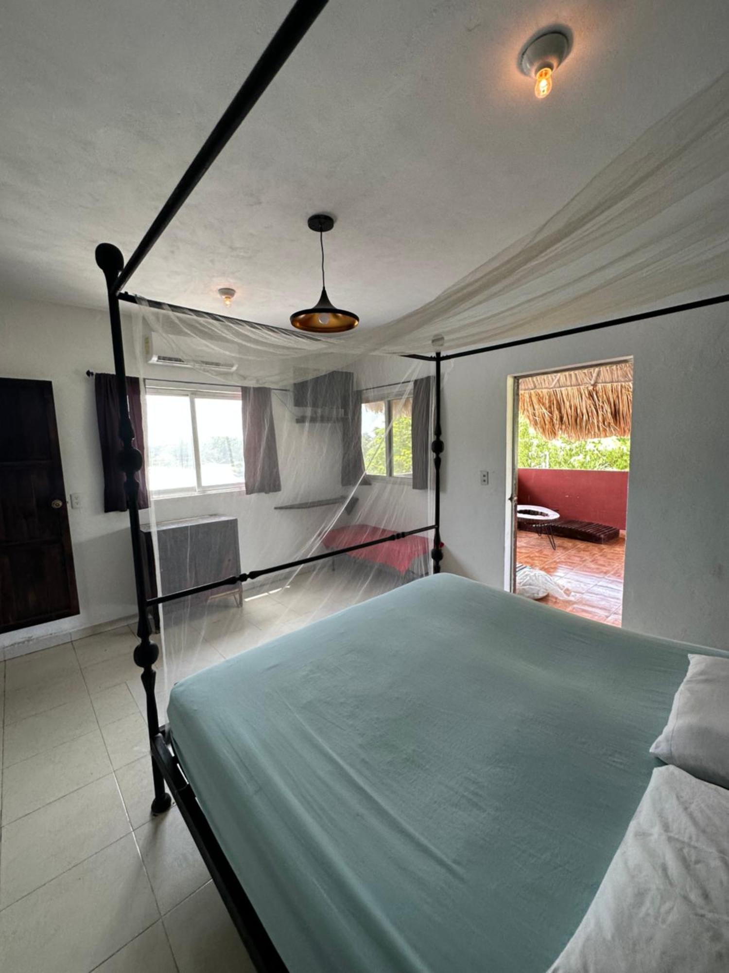 Black Jaguar Hostel Bacalar Exterior photo