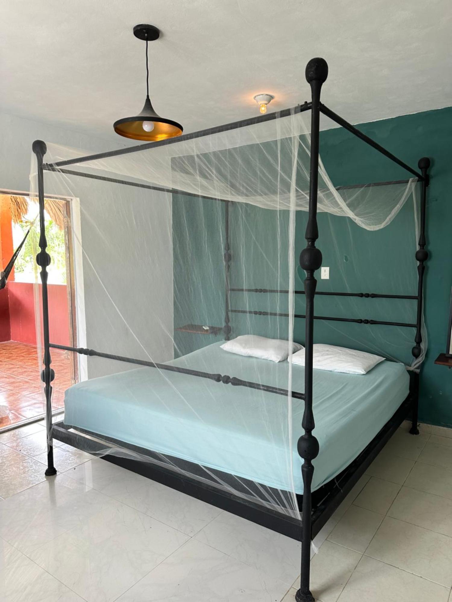 Black Jaguar Hostel Bacalar Exterior photo