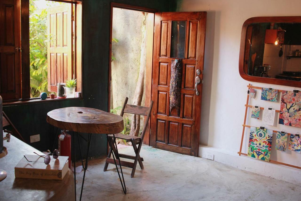 Black Jaguar Hostel Bacalar Exterior photo