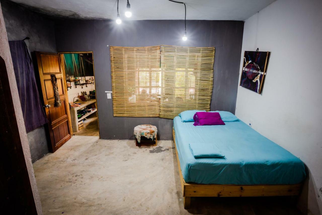 Black Jaguar Hostel Bacalar Exterior photo