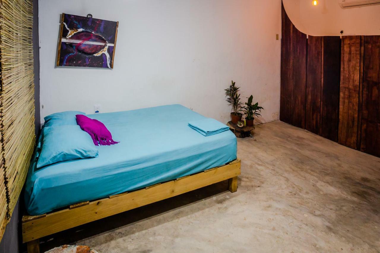 Black Jaguar Hostel Bacalar Exterior photo